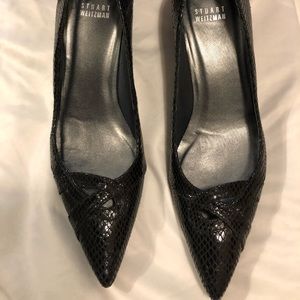 Black pointed toe heels